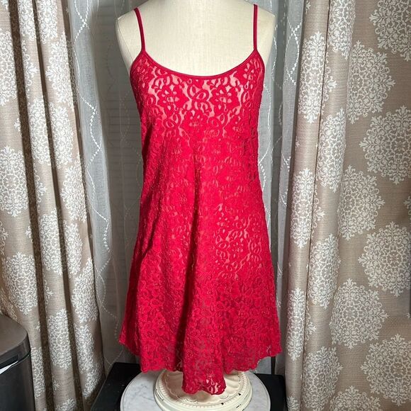 red lacy nighty w/ spaghetti straps size small - Picture 1 of 5